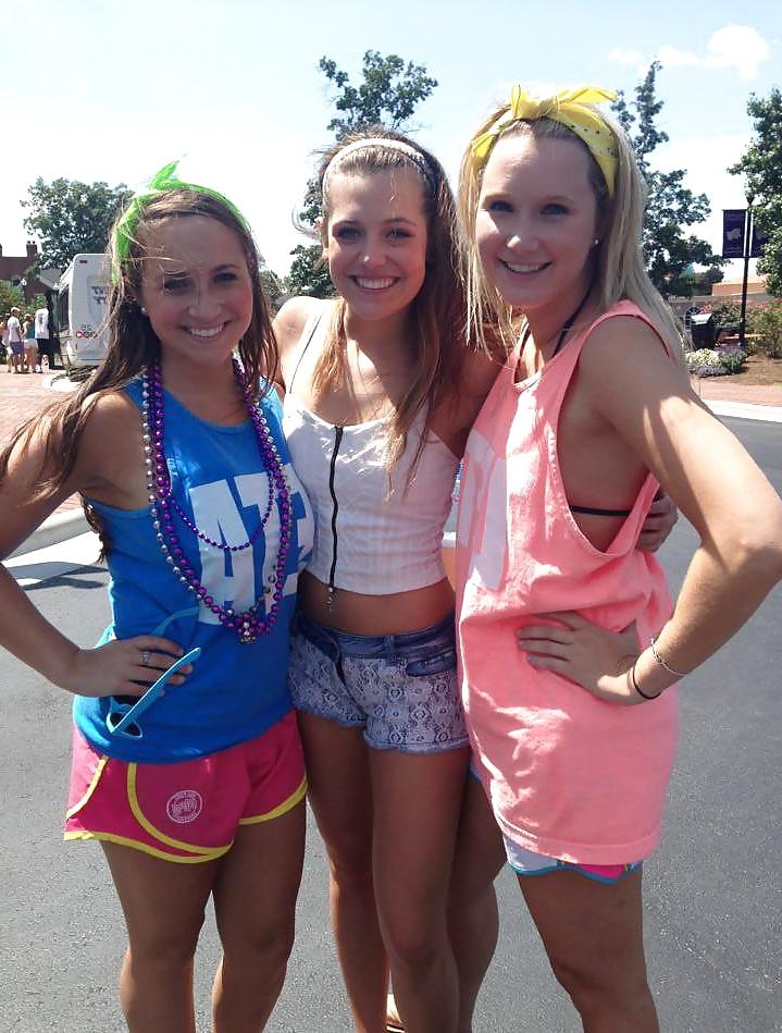 25P Facebook teen babes 22 bikini beach sorority