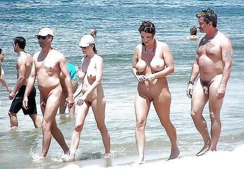 25P Naked mature aunt on the beach