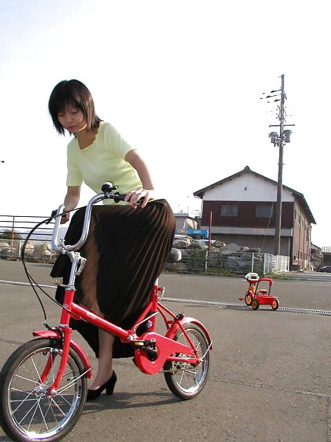 20P Japanese Married Woman 11