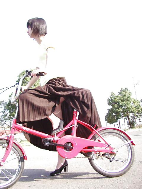 20P Japanese Married Woman 11