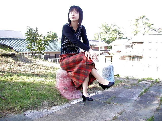 20P Japanese Married Woman 11