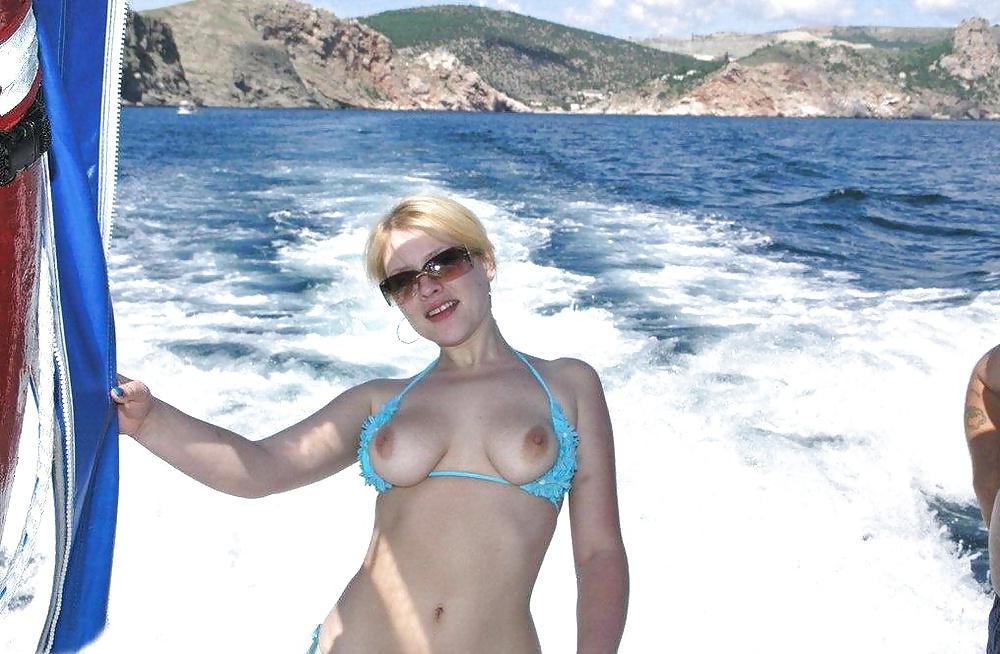 25P Topless Beach - 31