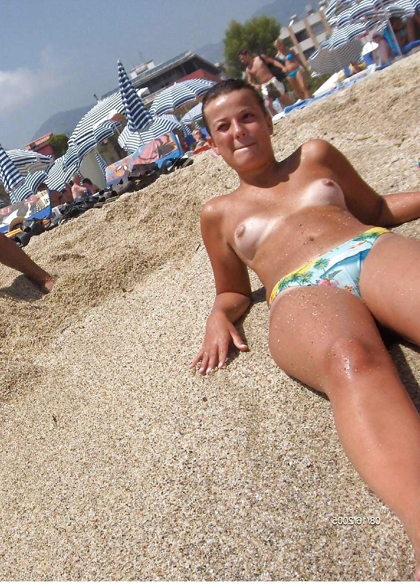 25P Topless Beach - 31