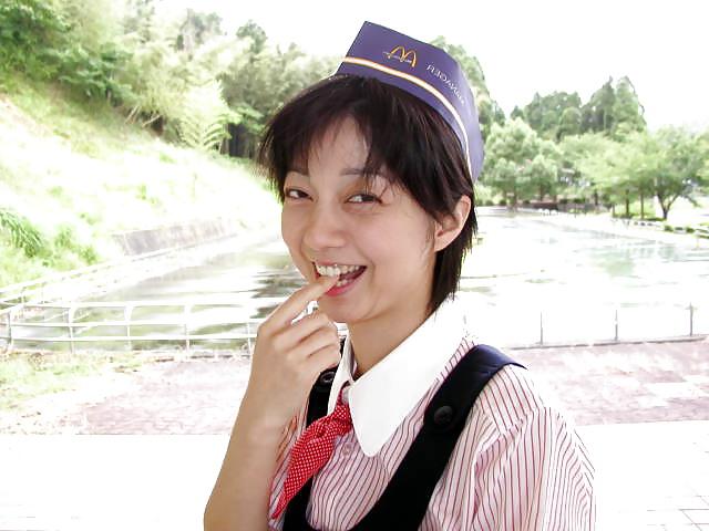 20P Japanese Married Woman 08