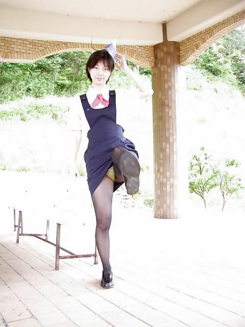 20P Japanese Married Woman 08
