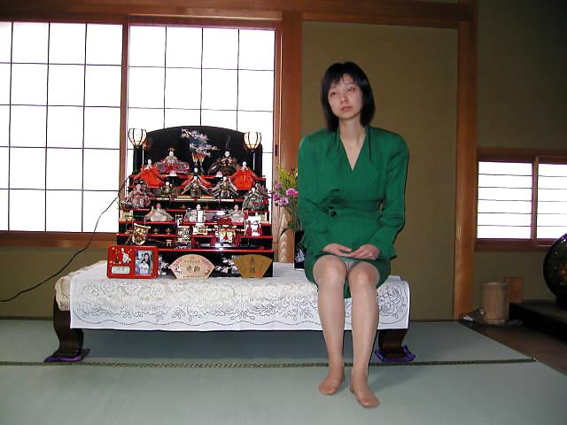 20P Japanese Married Woman 01