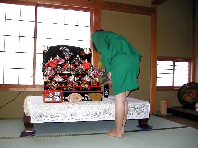 20P Japanese Married Woman 01