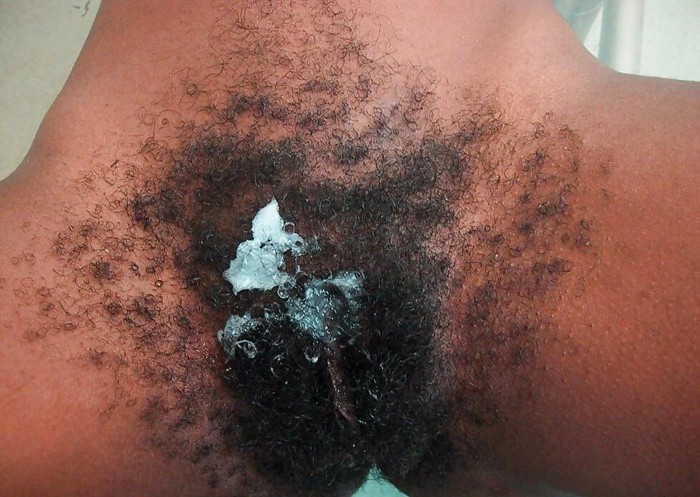 24P A little sprinkle of jizz for that Hairy pussy