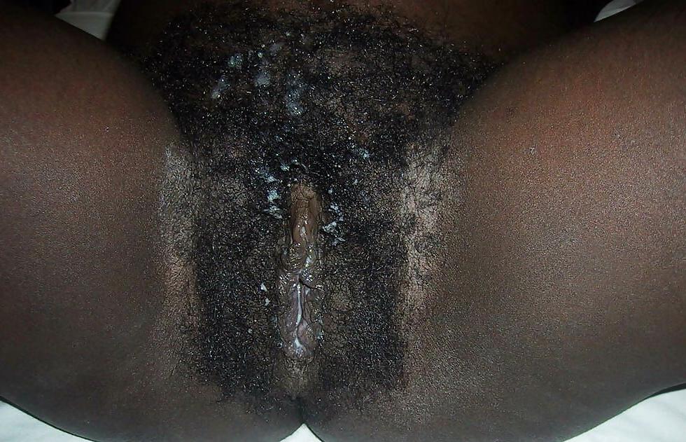 24P A little sprinkle of jizz for that Hairy pussy