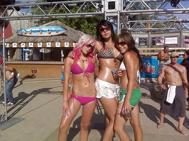 24P Sexy beach girls 04