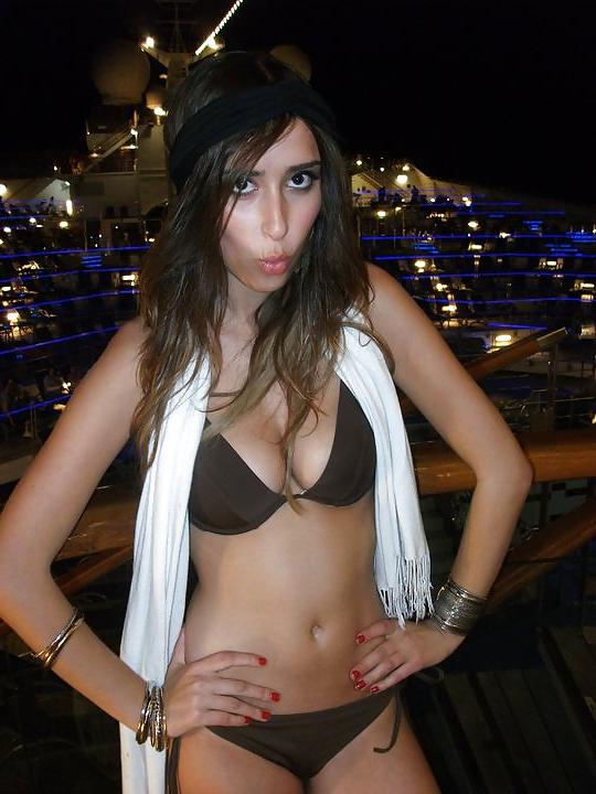 24P Sexy beach girls 04