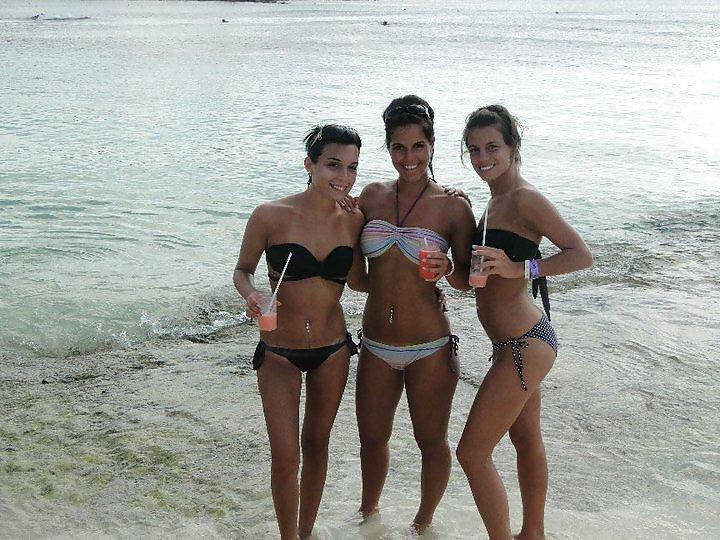 24P Sexy beach girls 04