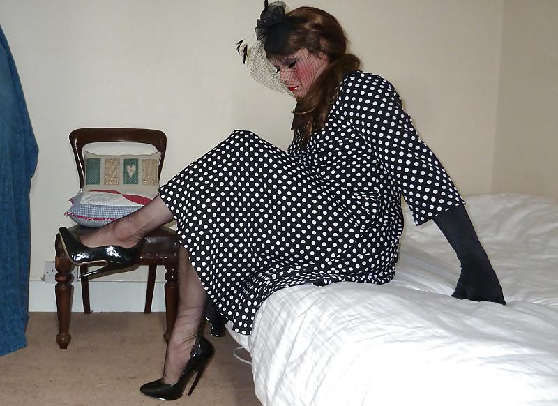 6P Ursula retro nylons....