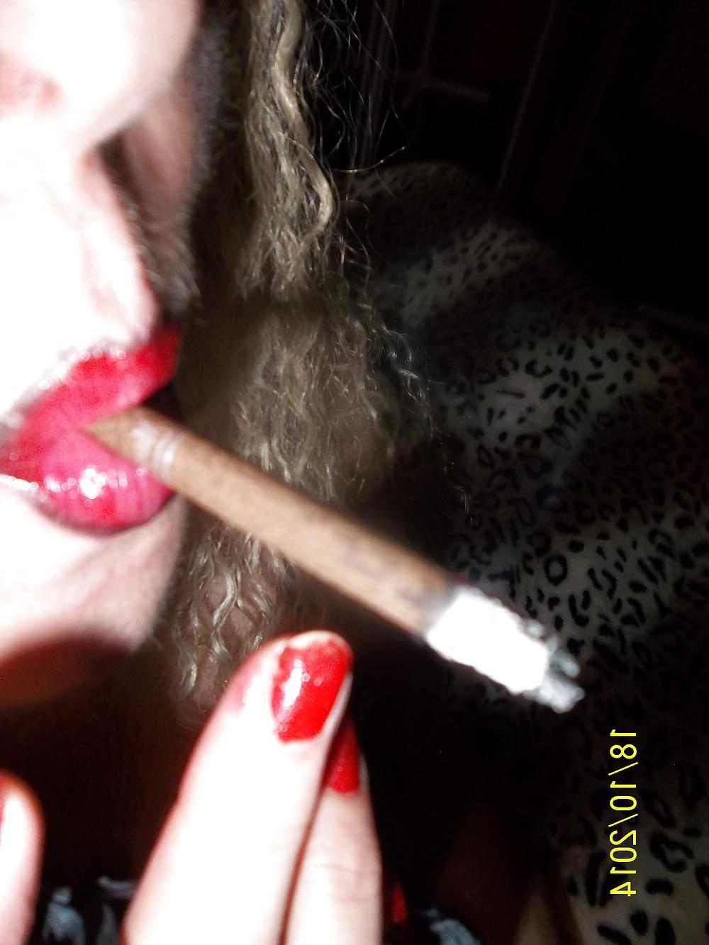 25P SLUT IN LEATHER 