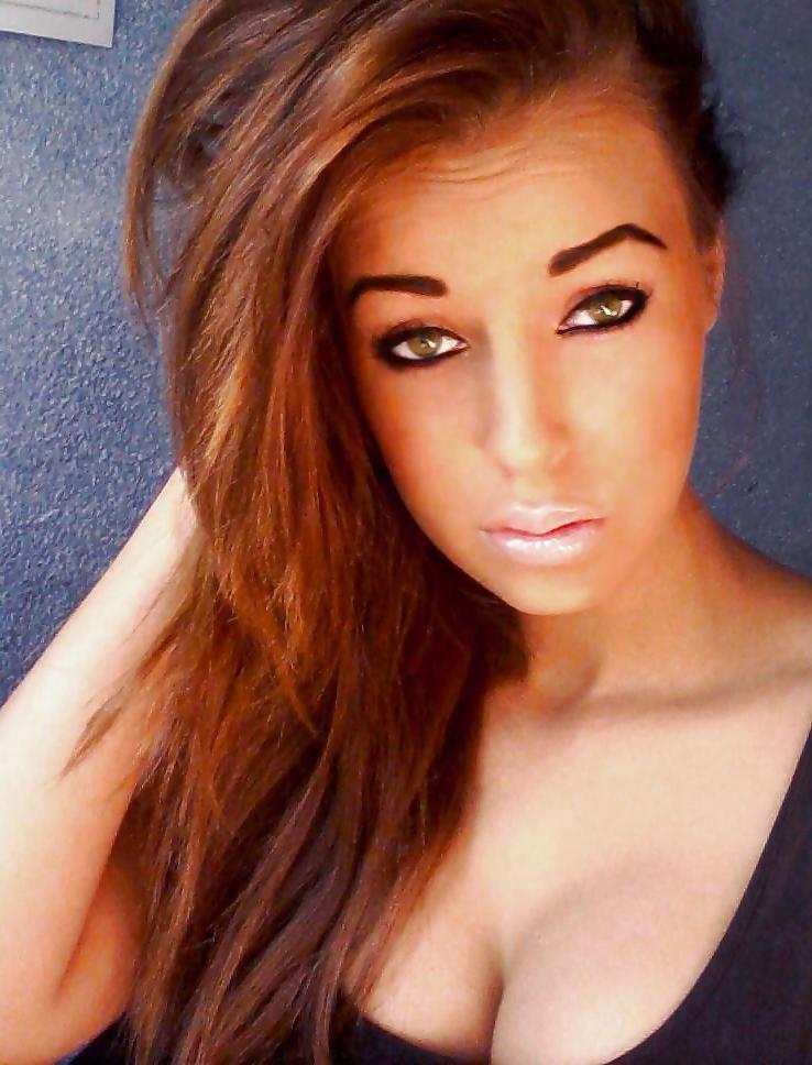 25P Woman with Dick Sucking Lips