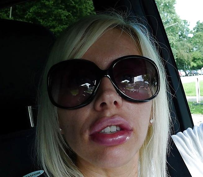 25P Woman with Dick Sucking Lips