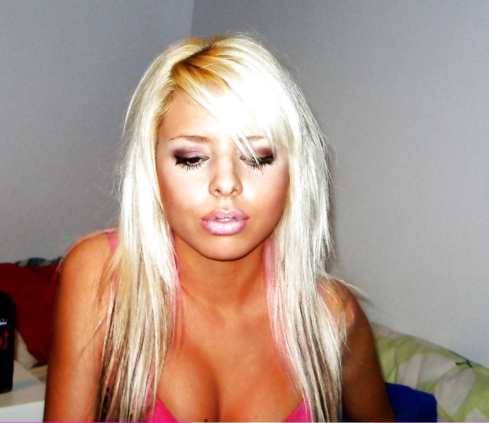 25P Woman with Dick Sucking Lips