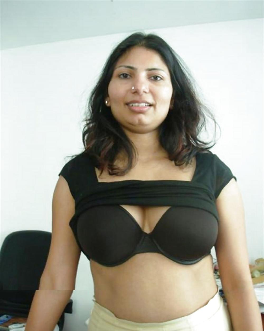 11P INDIAN LADY WITH OLDY -INDIAN DESI PORN SET 10.8