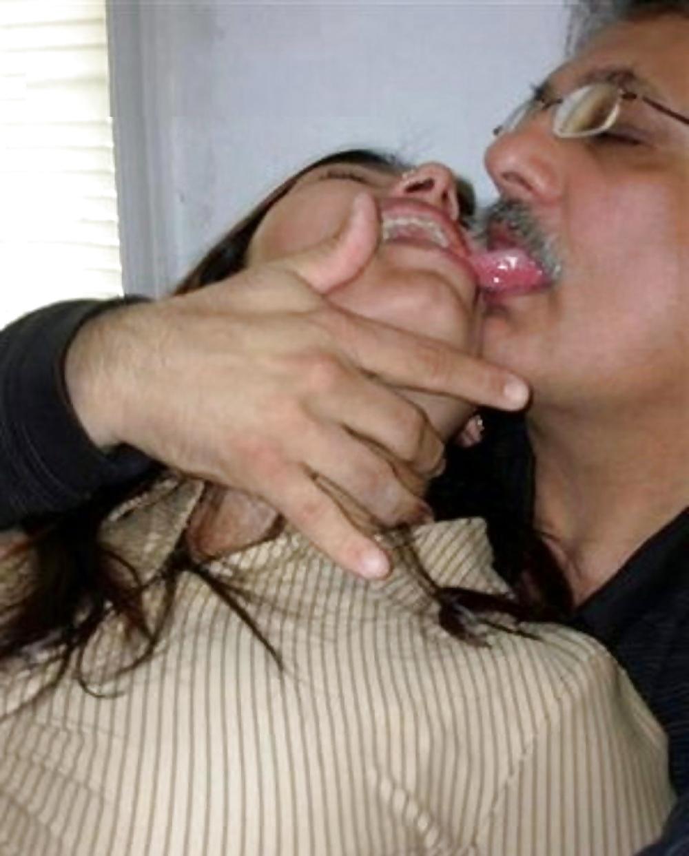 11P INDIAN LADY WITH OLDY -INDIAN DESI PORN SET 10.8