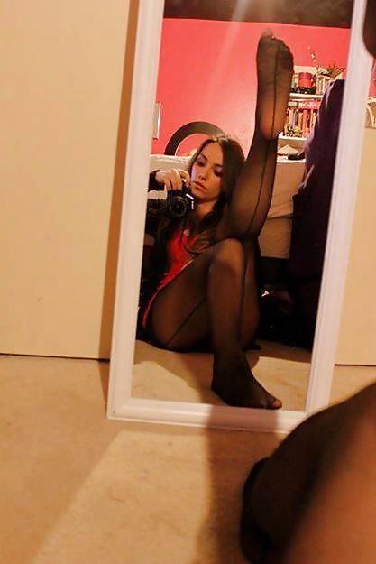 25P Nylon Legs and High Heels