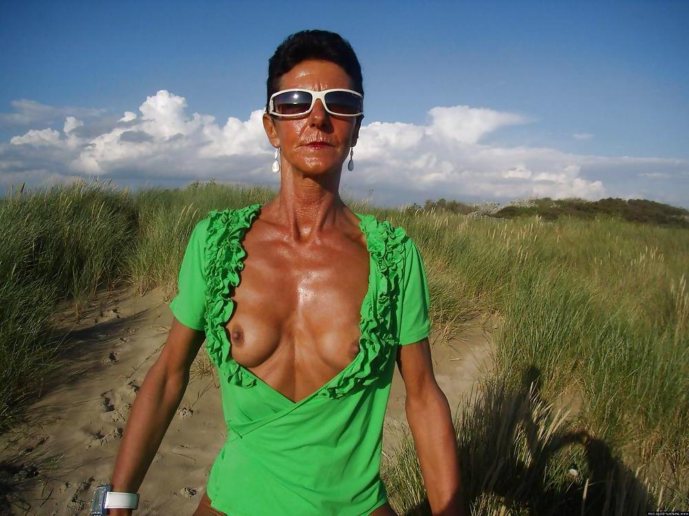 25P SHORT HAIR MILF MIX (part 1)