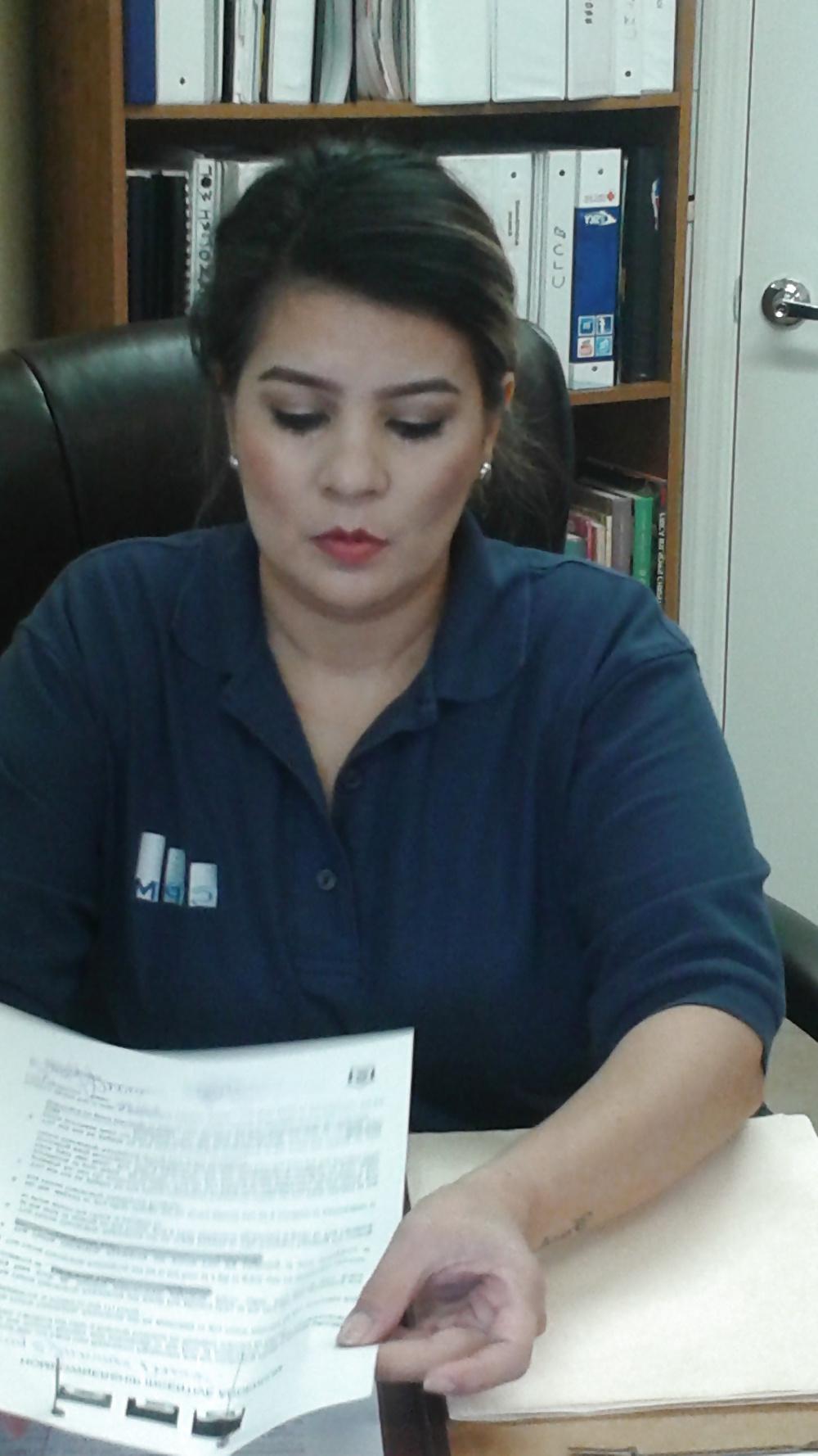 8P Hot Latino Mama