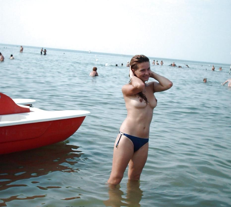 10P Pussy Beach 09