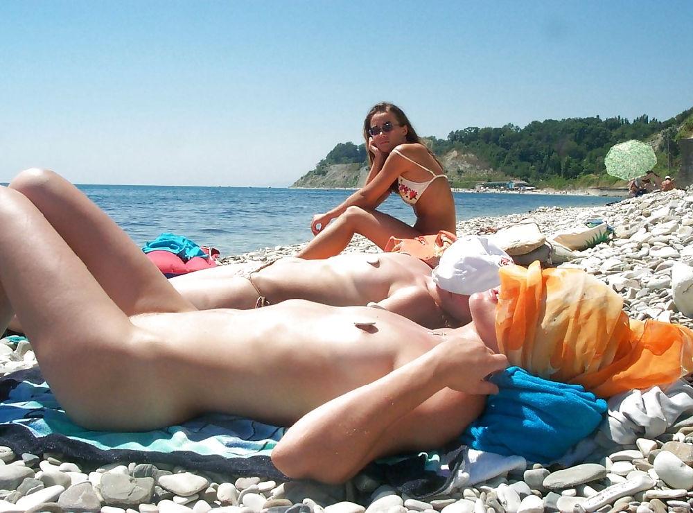 25P Little Beach Boobies