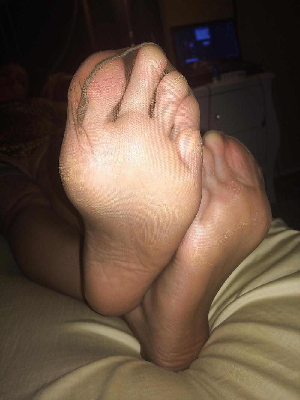 16P Wifes sexy nylon toes