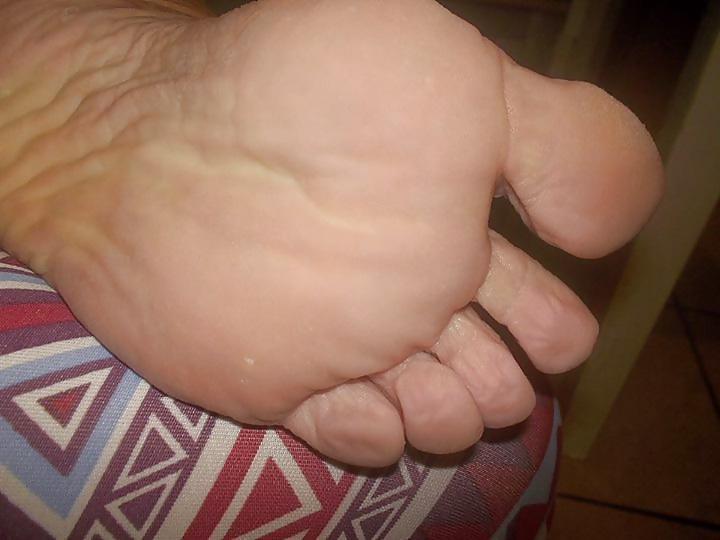 25P Sonia Sexy Meaty Deep Wrinkled Feet