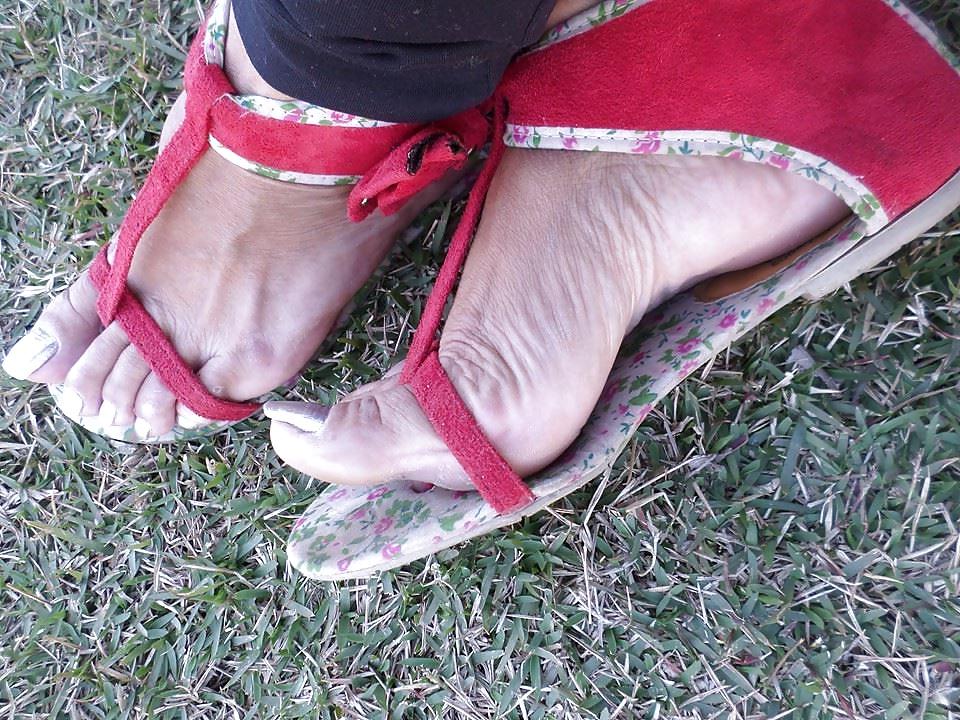 25P Sonia Sexy Meaty Deep Wrinkled Feet