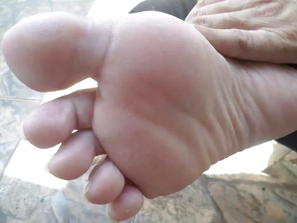 25P Sonia Sexy Meaty Deep Wrinkled Feet