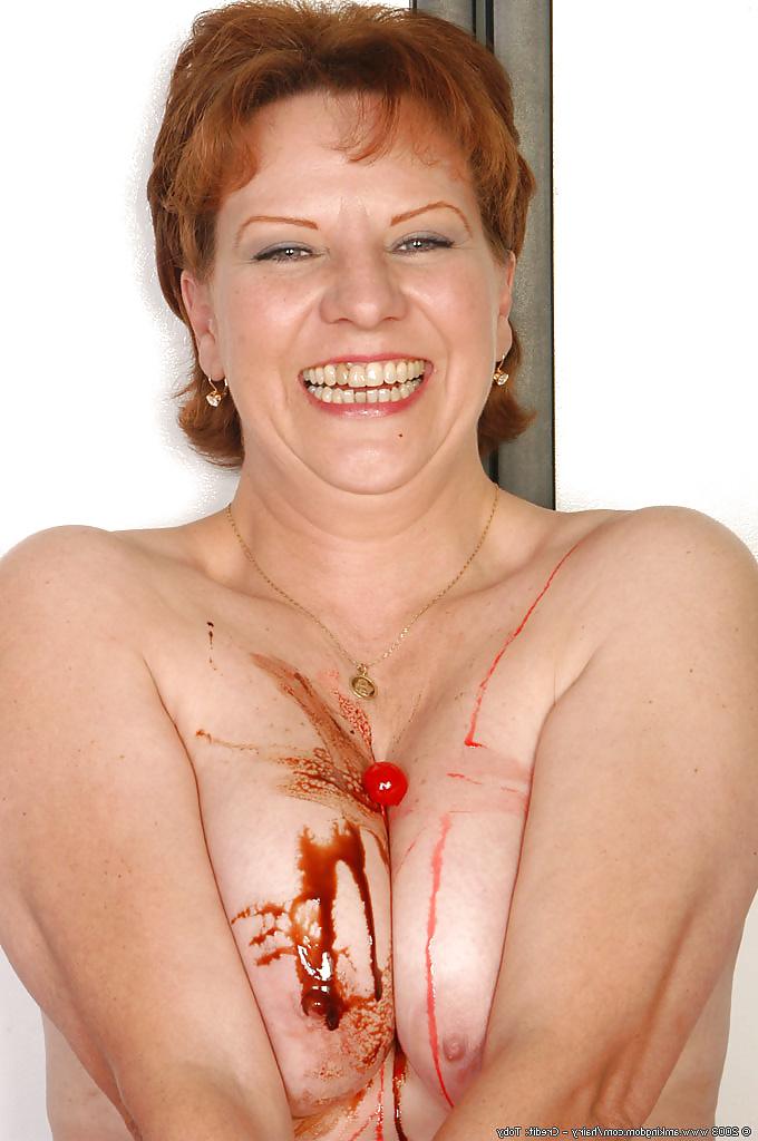 20P Hairy mature Missy 3