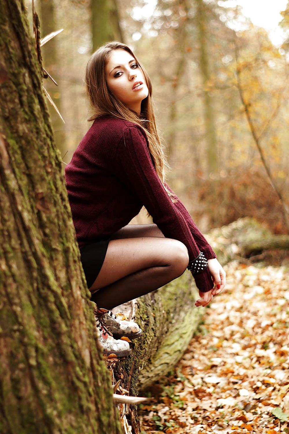25P Nylon upskirt 35