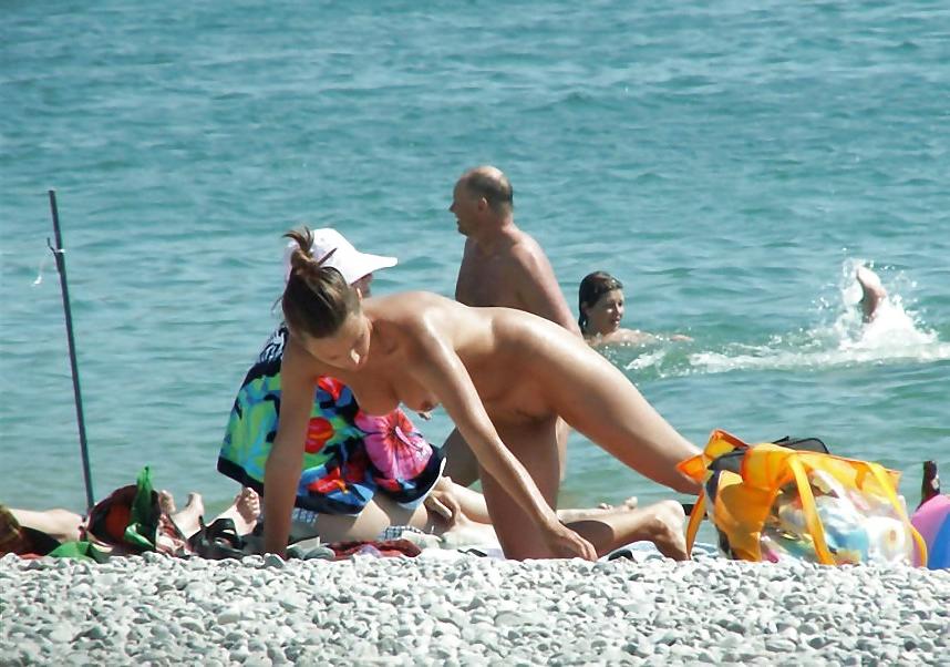 25P Nude Beach Fun