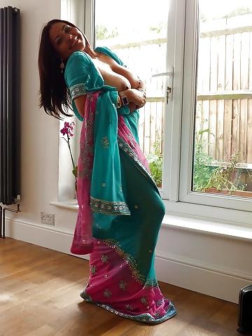 25P Hot desi MILF is so sexy