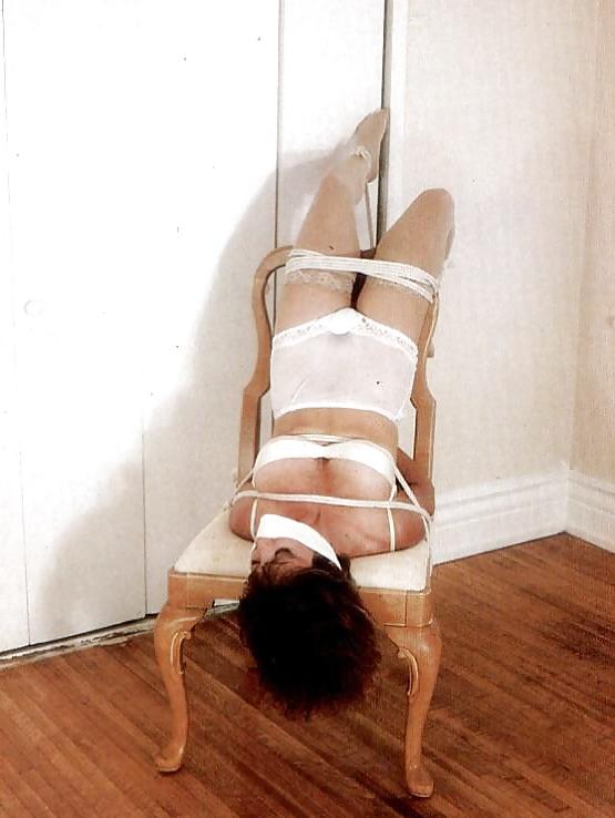 25P Ropes,leather,chains and white panties 6.