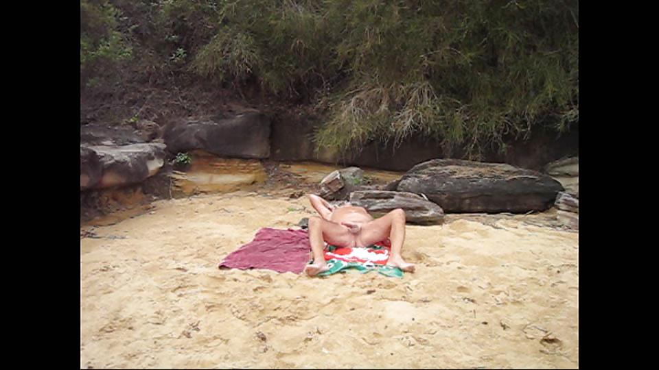 14P A day at the beach with peter