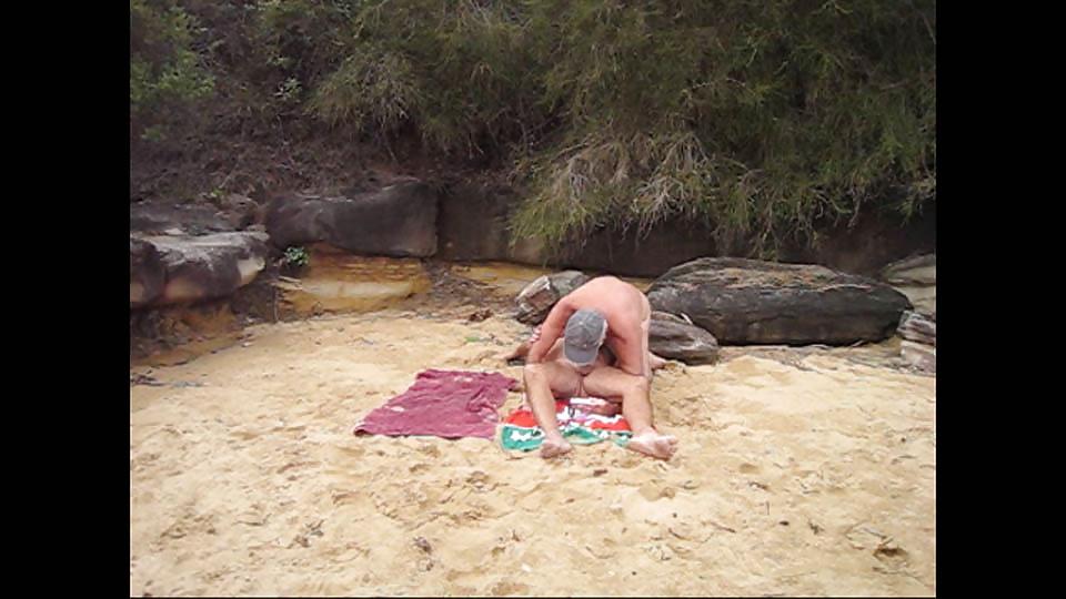 14P A day at the beach with peter