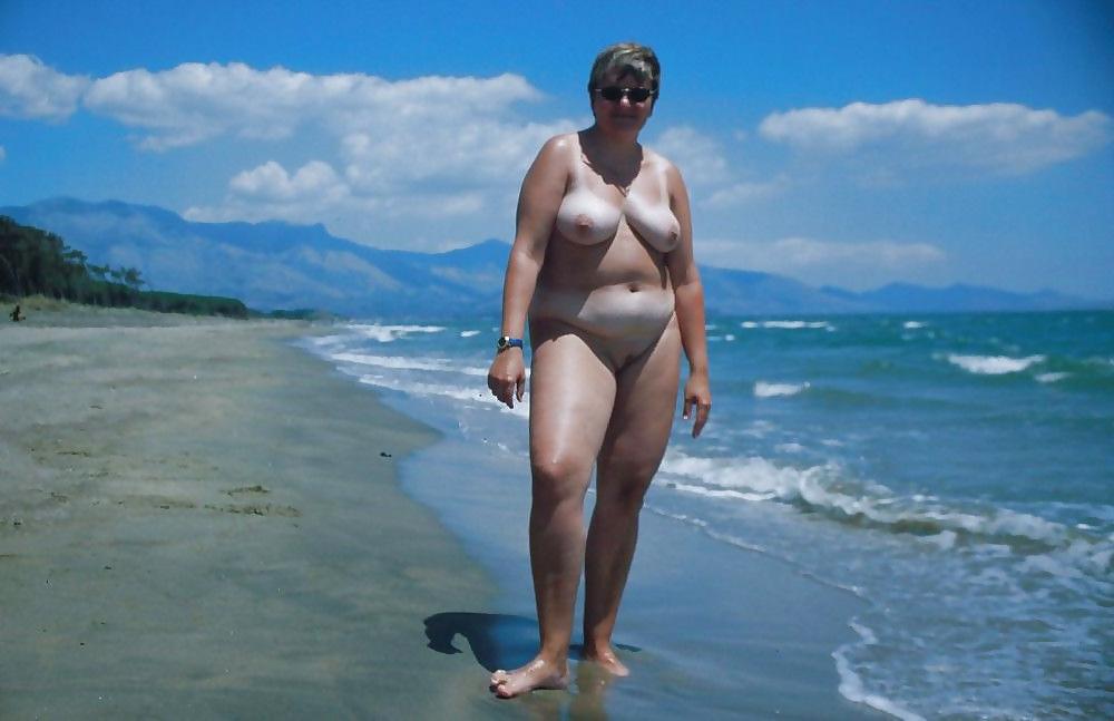 8P On The Beach