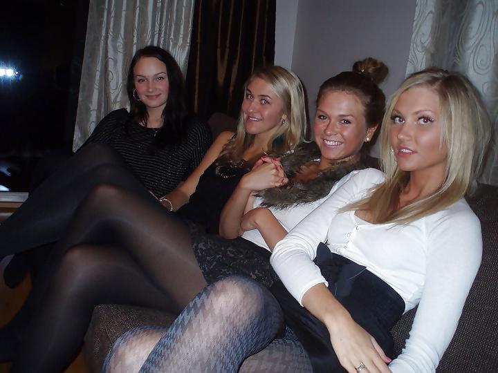 25P Nylon-Upskirt 34