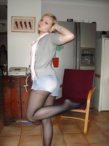 25P Nylon-Upskirt 34