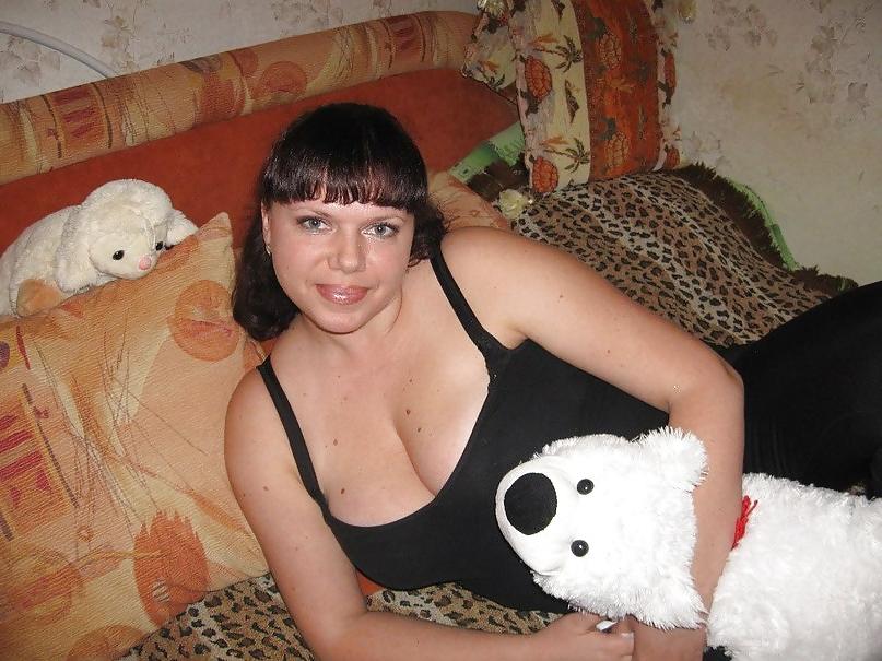 16P Busty Russian Woman 1870