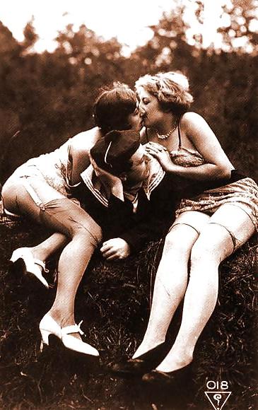 25P Retro Nude 1915