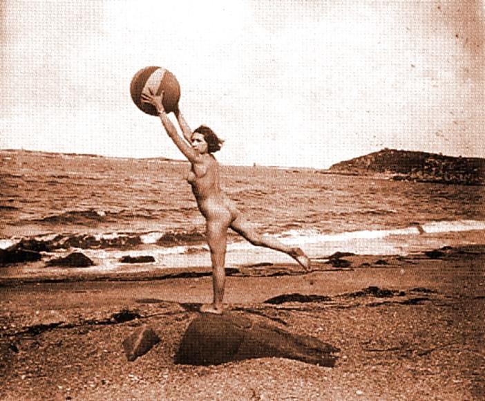 25P Retro Nude 1915