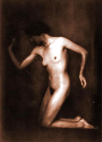 25P Retro Nude 1915