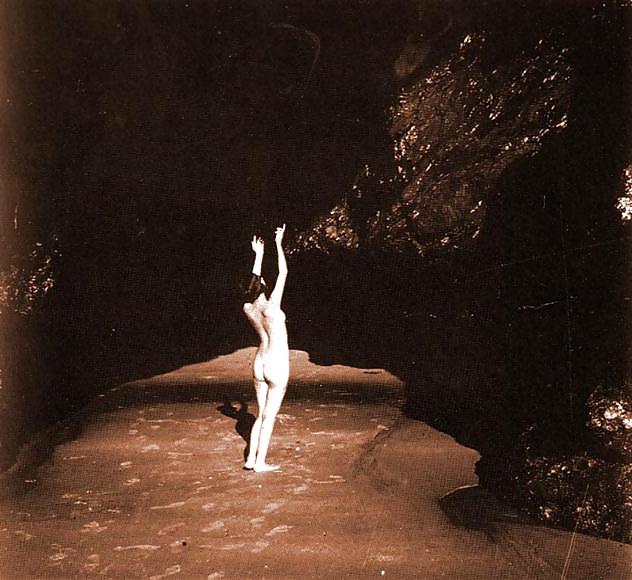 25P Retro Nude 1915