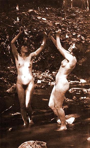 25P Retro Nude 1915