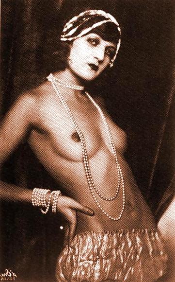 25P Retro Nude 1915