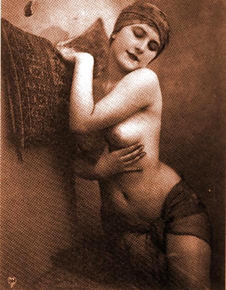 25P Retro Nude 1915